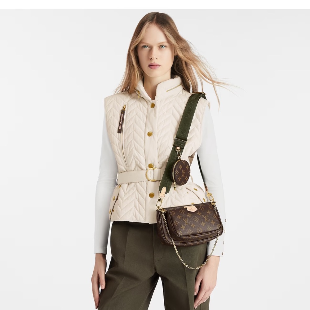 Authentic Louis Vuitton khaki monogram multi-pochette. Excellent used condition.